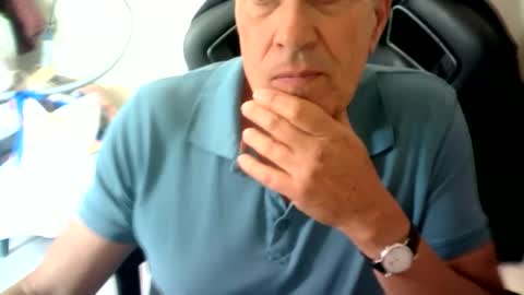 Snapshot of makis8989 chatting on May 23, 9:13 am makis8989 online show from May 23, 9:13 am