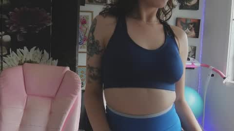 MakiyahBelle online show from April 10, 4:50 am