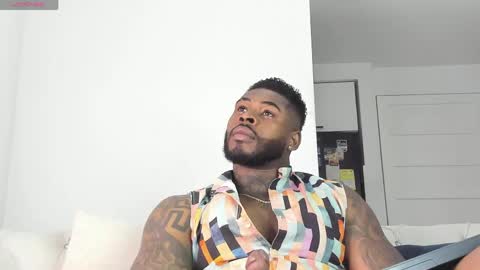 Snapshot of makonneen chatting on June 5, 9:20 pm Makonnen online show from June 5, 9:20 pm