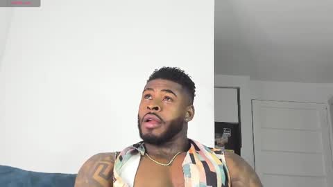 Snapshot of makonneen chatting on June 10, 2:12 am Makonnen online show from June 10, 2:12 am