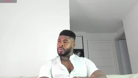 Snapshot of makonneen chatting on July 11, 5:10 am Makonnen online show from July 11, 5:10 am