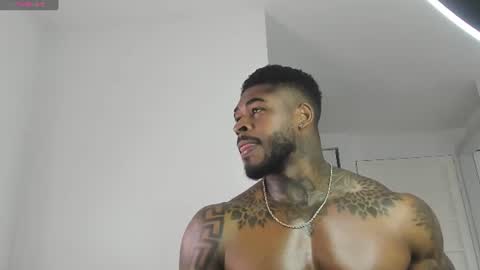 Snapshot of makonneen chatting on July 17, 9:30 pm Makonnen online show from July 17, 9:30 pm