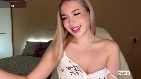 maksisisia online show from November 30, 1:48 pm