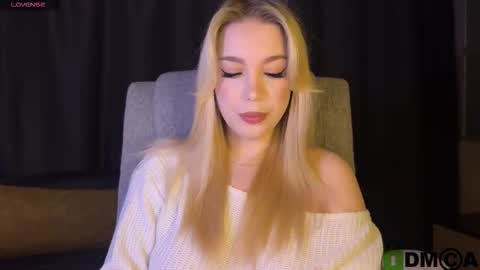 maksisisia online show from March 10, 3:39 pm