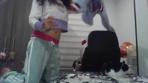 Snapshot of mal_norma chatting on December 5, 5:15 am Mal Norma online show from December 5, 5:15 am