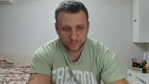 Snapshot of malchyshka chatting on December 6, 9:32 am malchyshka online show from December 6, 9:32 am