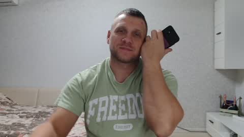 Snapshot of malchyshka chatting on December 17, 5:36 pm malchyshka online show from December 17, 5:36 pm