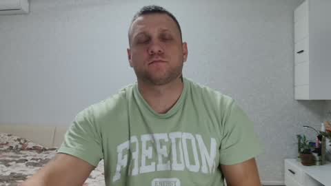 Snapshot of malchyshka chatting on January 7, 10:01 am malchyshka online show from January 7, 10:01 am