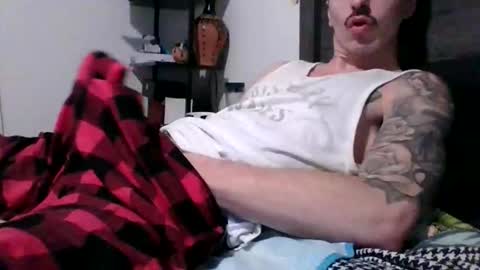 Snapshot of malemuscle11 chatting on January 13, 3:17 pm Men online show from January 13, 3:17 pm