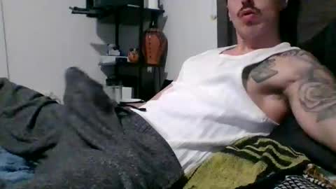 Snapshot of malemuscle11 chatting on February 3, 4:01 pm Men online show from February 3, 4:01 pm