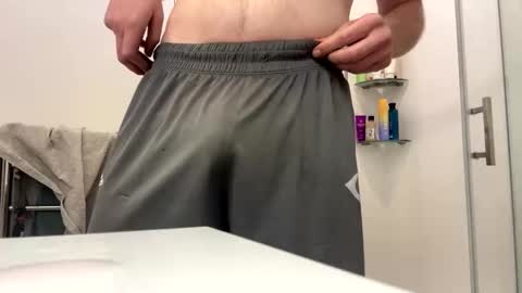 Snapshot of maleprovider chatting on February 25, 2:54 am maleprovider online show from February 25, 2:54 am