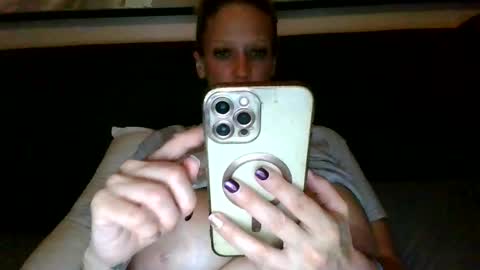 malibumelons online show from January 8, 3:31 am