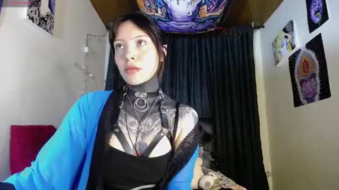 Alice Asylum online show from December 6, 4:25 am