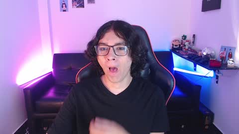 Snapshot of malik_harrison_ chatting on December 4, 1:20 pm Malik online show from December 4, 1:20 pm