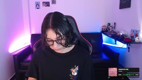 Snapshot of malik_harrison_ chatting on December 5, 2:11 pm Malik online show from December 5, 2:11 pm