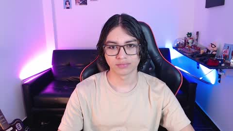 Snapshot of malik_harrison_ chatting on December 30, 3:35 pm Malik online show from December 30, 3:35 pm