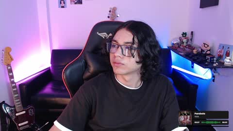 Snapshot of malik_harrison_ chatting on January 21, 5:09 pm Malik online show from January 21, 5:09 pm