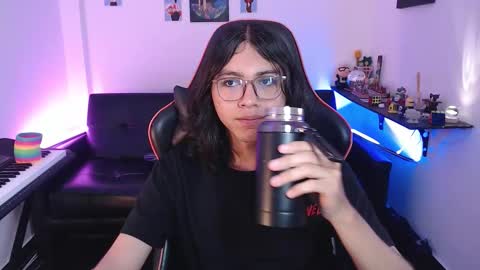 Snapshot of malik_harrison_ chatting on November 5, 5:02 pm Malik online show from November 5, 5:02 pm