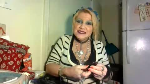 Snapshot of malinda702 chatting on February 8, 10:18 am malinda702 online show from February 8, 10:18 am