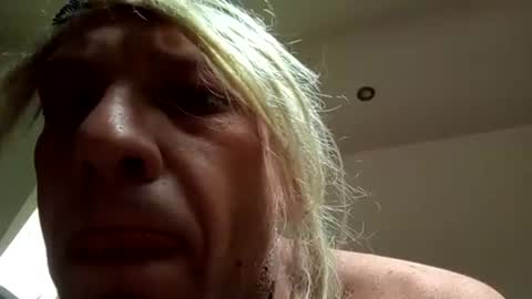 Snapshot of malinowy85 chatting on May 7, 11:15 am malinowy85 online show from May 7, 11:15 am