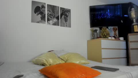 malkongarcia online show from March 24, 8:03 pm