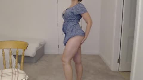 mallinia online show from February 12, 7:56 pm