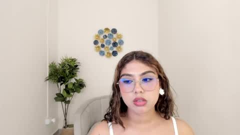 Snapshot of mallory_lee1 chatting on June 3, 2:33 pm mallory online show from June 3, 2:33 pm