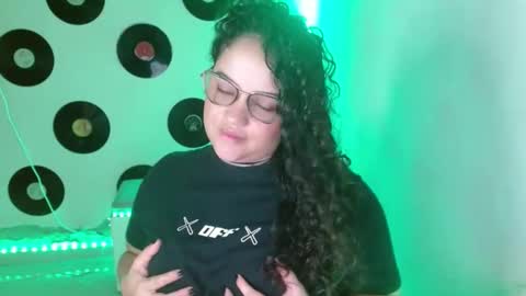 Snapshot of malorymorgantt chatting on February 7, 9:48 pm MI INSTAGRAM soy glory01 online show from February 7, 9:48 pm