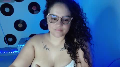 Snapshot of malorymorgantt chatting on February 20, 10:15 pm MI INSTAGRAM soy glory01 online show from February 20, 10:15 pm