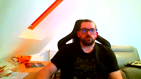 breton online show from December 14, 8:18 pm