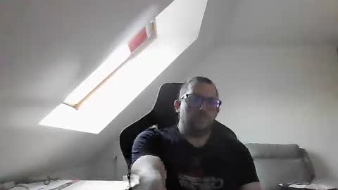 breton online show from October 12, 7:29 am