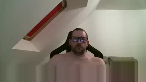 breton online show from February 12, 3:01 am