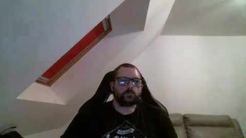 breton online show from May 19, 7:53 pm
