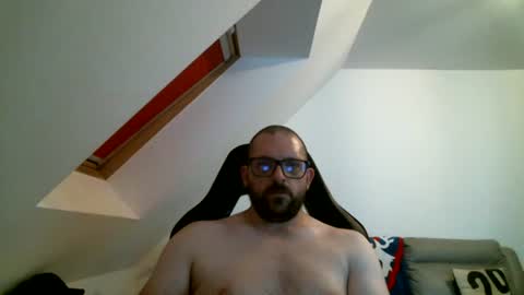 Snapshot of malou2927 chatting on June 24, 3:16 am breton online show from June 24, 3:16 am