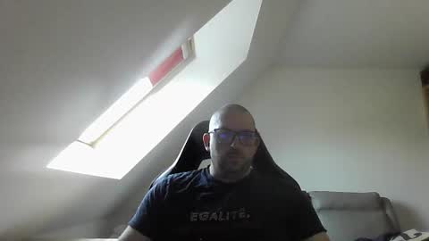 Snapshot of malou2927 chatting on July 23, 7:28 am breton online show from July 23, 7:28 am