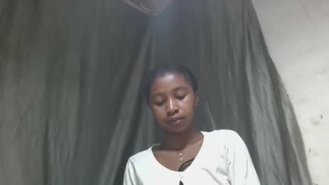 mamieriela online show from April 20, 6:27 am