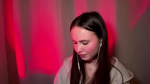 Snapshot of mammieknowles chatting on February 25, 7:12 pm Mia Davis online show from February 25, 7:12 pm