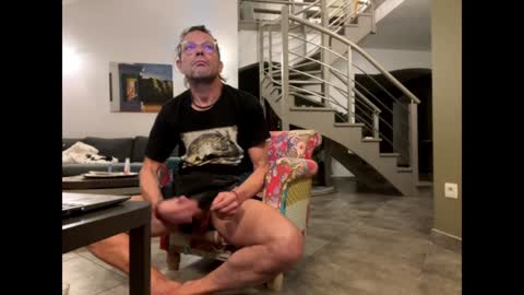 Snapshot of man38110 chatting on January 7, 8:10 pm man38110 online show from January 7, 8:10 pm