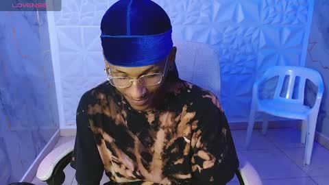 Snapshot of man_sant11 chatting on April 8, 5:13 pm man_sant11 online show from April 8, 5:13 pm