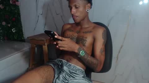 Snapshot of man_sant11 chatting on April 27, 3:21 pm man_sant11 online show from April 27, 3:21 pm