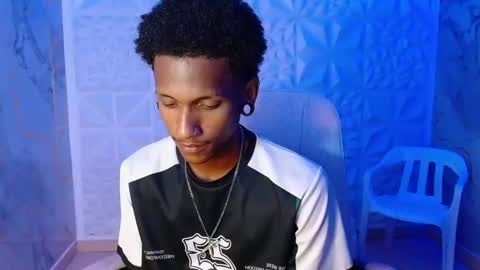Snapshot of man_sant11 chatting on May 21, 12:23 pm man_sant11 online show from May 21, 12:23 pm