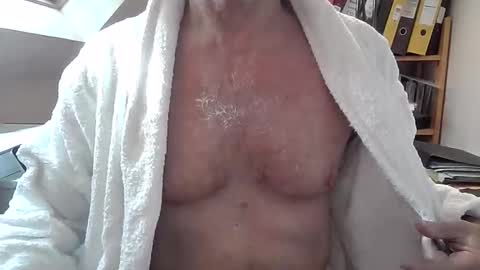 manbitcher online show from March 10, 10:20 am