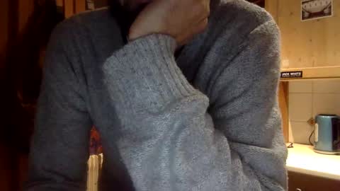 Snapshot of mandalay3 chatting on December 12, 5:10 am mandalay3 online show from December 12, 5:10 am