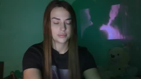 MandiBrooks online show from September 18, 8:33 pm