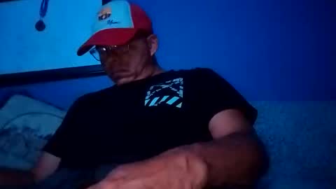 mandrilo7379 online show from April 17, 6:49 am