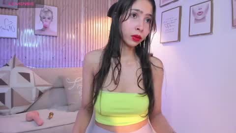 Snapshot of mandy_bloom chatting on April 18, 8:20 pm mandy_bloom online show from April 18, 8:20 pm