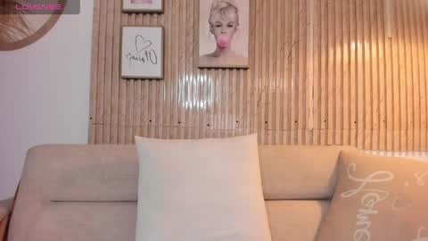Snapshot of mandy_bloom chatting on April 21, 2:51 am mandy_bloom online show from April 21, 2:51 am