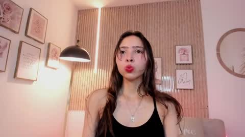 Snapshot of mandy_bloom chatting on April 24, 7:49 pm mandy_bloom online show from April 24, 7:49 pm