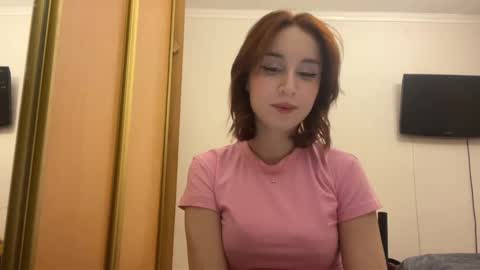 Mia online show from December 22, 1:08 pm