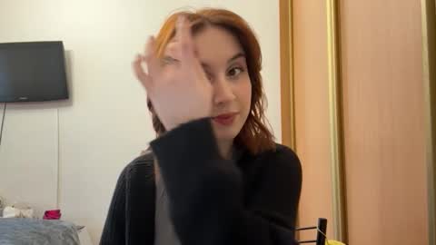 Mia online show from January 9, 11:02 am